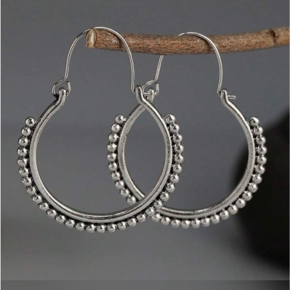 Exquisite Mini Circle Shaped Earrings - Picture 1 of 8